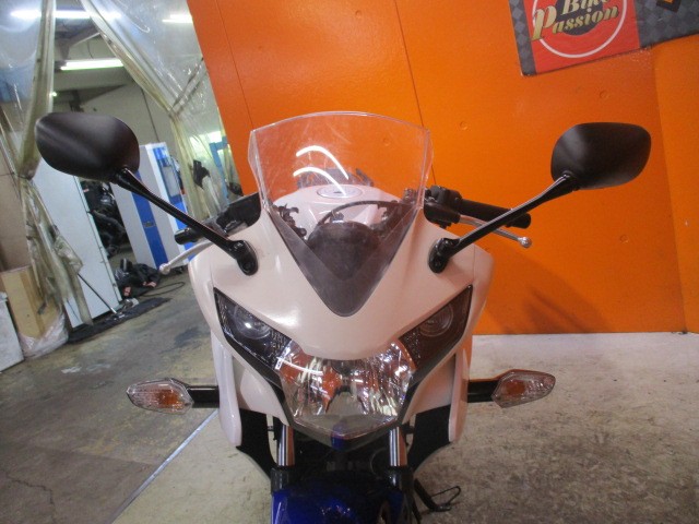 フロントから見てもこの通り状態グッド！！乗ればわかるこのＣＢＲ１５０Ｒの楽しさ！他店追従不可能価格！