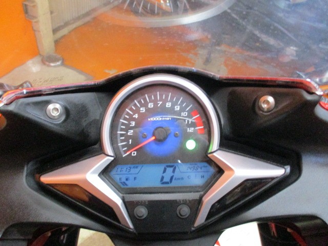 走行も１４９８４ｋｍの低走行車！！燃料消費率１Ｌ＝４９．２ｋｍは２５０ｃｃとは思えない高燃費ですよね