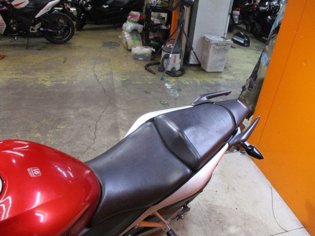 シートもこの通り破れもなければへたりもありません！来店が難しい方はお電話にて通販も可能ですよ！！