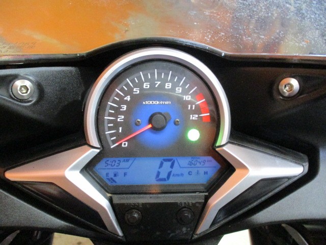 走行も１６０４９ｋｍの低走行車！！車両重量僅か１６１ｋｇ！流石ＣＢＲ！軽い！！他店追従不可能価格