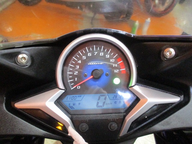 走行もまだまだの２８７８９ｋｍ！モリワキカラーですからＡＢＳ標準装備！！勿論通販も大歓迎の一台！！