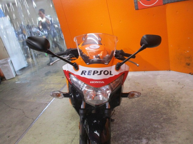 フロントから見てもこの通り状態グッド！！購入時はＬＥＤ取付工賃が無料！是非ともこの機会に！！