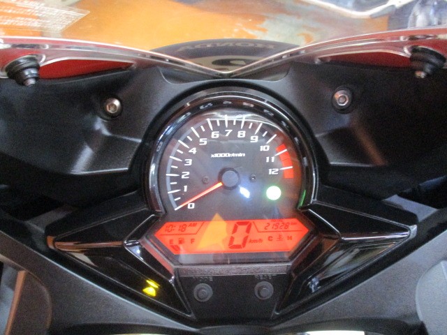 走行もまだまだの２１９５８ｋｍ！！燃料消費率１Ｌ＝５０．１ｋｍはやばい高燃費車両！！早い者勝ちの一台