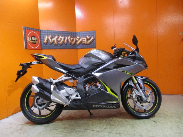 横から見てもこの通り状態グッド！！スキムパッドも装備でビギナーでも安心の一台！！通販も大歓迎！！