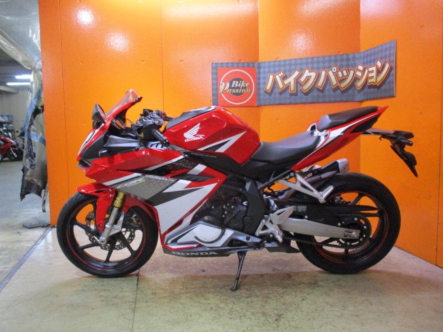 反対側もこの通り状態グッド！！定価も２５０じゃないですがスペックも２５０ｃｃじゃないですよ！！