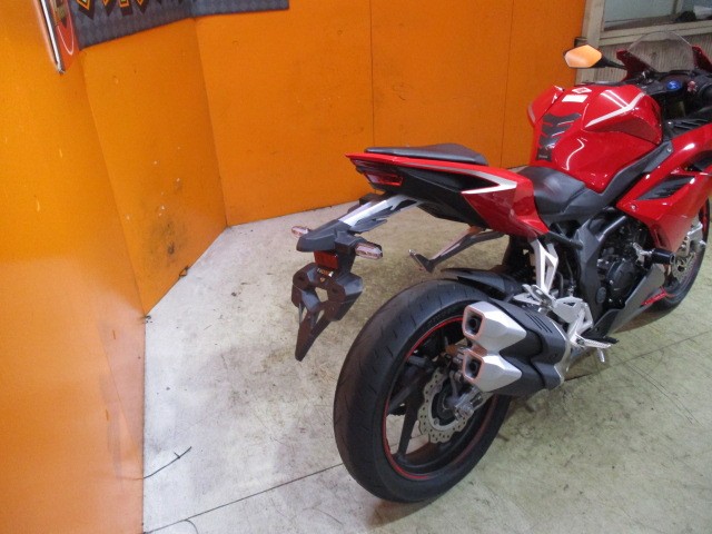 Ｒ周りもこの通り状態グッド！純正の２本出しマフラーがかっこいい！ＲＲ！！安心の純正フルノーマル車両！