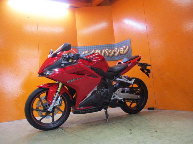 希少な２０１９年のグランプリレッドのＡＢＳ！！真剣に購入を希望の方は０９０４４１８５３３２小西まで！