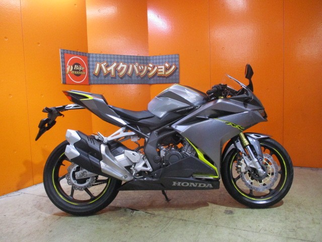 横から見てもこの通り状態グッド！！低走行車ですから、本当に状態グッド！悩むのは危険な一台ですよ！！