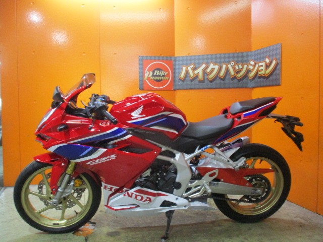 反対側もこの通り状態グッド！専門店でもディーラーでもない量販店の当社だからこそできるこの価格設定！！