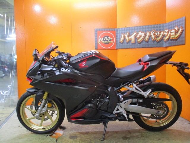 反対側もこの通り状態グッド！専門店でもディーラーでもない量販店の当社だからこそできるこの価格設定！！