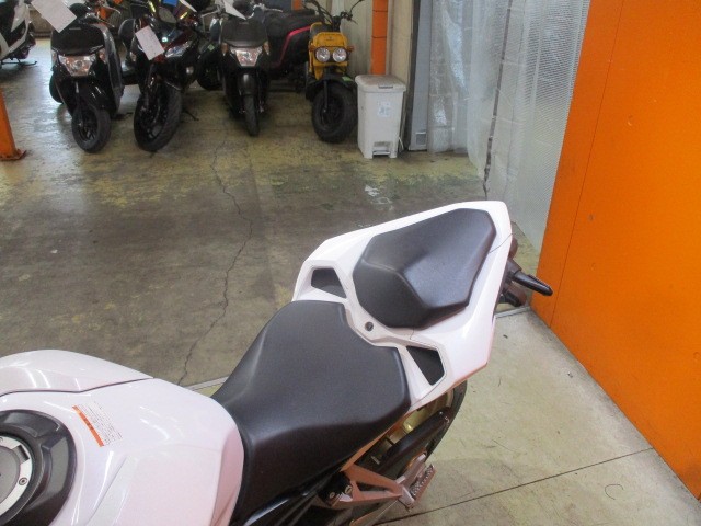 シートもこの通り破れもなければへたりもありません！来店が難しい場合にはお電話にて通販も可能ですよ！