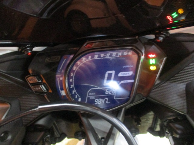 走行もびっくり低走行の９８４７ｋｍ！ＣＢＲ２５０ＲＲは車重は僅か１６８ｋｇ！最高出力４１ＰＳ！化物！