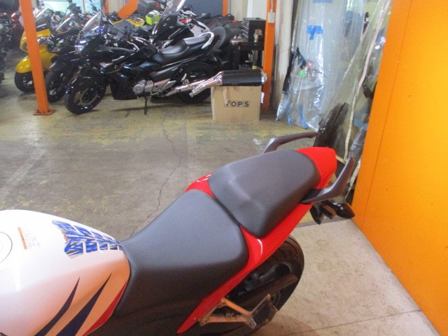 シートもこの通り破れもなければへたりもありません！通販も大歓迎の一台ですよ！！