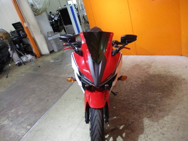 この斬新なフェイス！４００ｃｃには見えないですよね！最高出力４６ＰＳフルパワー！！