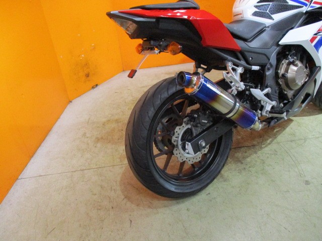 勿論フェンダーレス済み！買ったらまずはやりたいところが済みは嬉しいですよね！！