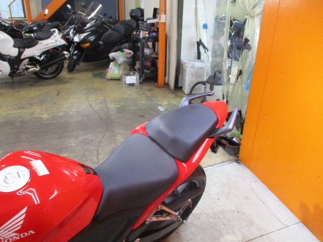 シートもこの通り破れもなければへたりもありません！！価格はお安くても車両の質は高いので即売れ必須！！