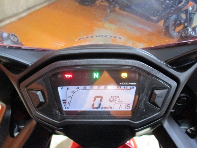 走行もびっくり低走行の５８５１ｋｍ！状態もよくて距離も浅くて、ＡＢＳも装備でこの価格は本当にお安い！