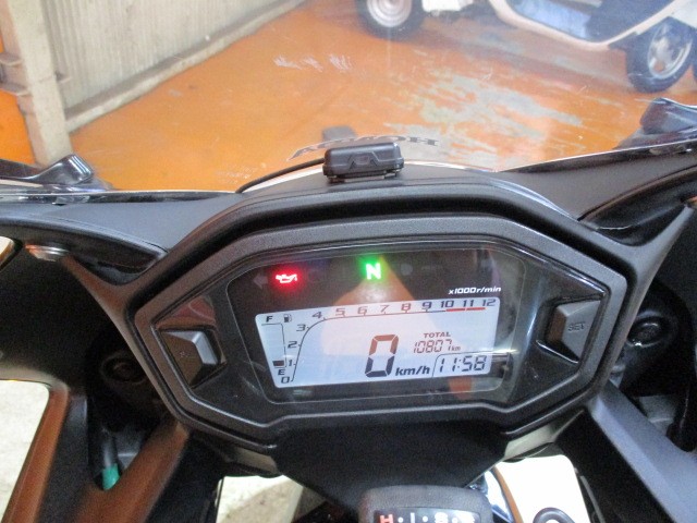 走行も１０８０７ｋｍの低走行の一台！！高価な分離型ＥＴＣ装備済みも嬉しいオプション！！