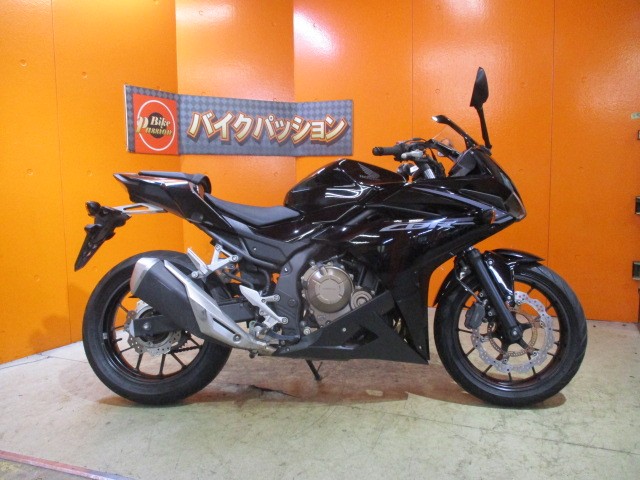 横から見てもこの通り状態グッド！！車両重量僅か１９４ｋｇの軽さに最高出力４６ＰＳのパワフルなエンジン