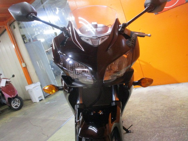 フロントから見てもこの通り状態グッド！この迫力の２つ目は正に昔のファイヤーブレード！やばかっこいい！