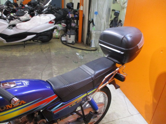 シートもこの通り破れもなければへたりもありません！ＢＯＸも装備は嬉しいオプション！他店追従不可能価格