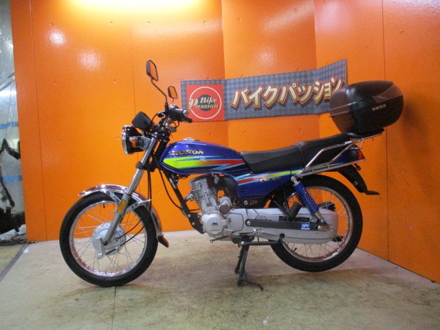 反対側もこの通り状態グッド！！買い取り業務を行っている当社でも早々には入荷しないＣＧＬ１２５！