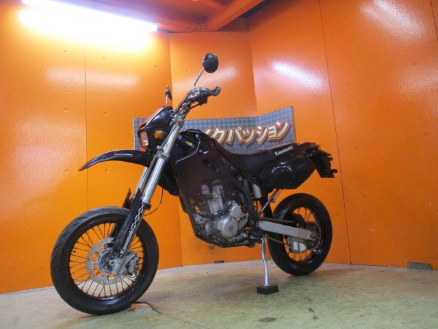 最長２４か月保証付き！！カラーも人気の高いエボニーカラー！走行も浅くてこの価格は他店追従不可能価格！