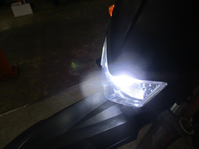 見てください！このかっこいいヘッドライト！フェイスもＤトラＸでさらにヘッドライトもＬＥＤ！明るい！