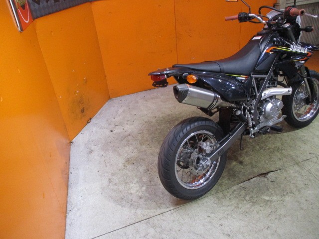 Ｒ周りもこの通り綺麗にフェンダーレス済み！ここまで綺麗なＤトラッカー１２５がこの価格は本当にお安い！