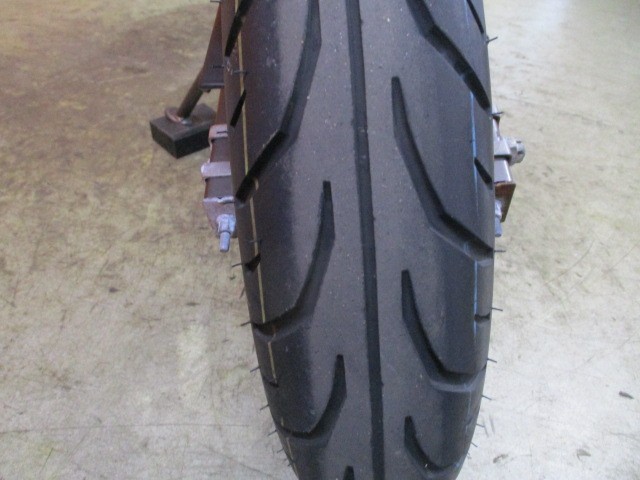 これまたお買い得ですよ！Ｒタイヤがなんとやばいくらいバリヤマ！線まで残っていますよ！！