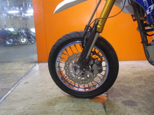 ホイールもこの通り状態グッド！絶版後でも国産１２５オフといえばこのＤトラッカーですよね！！