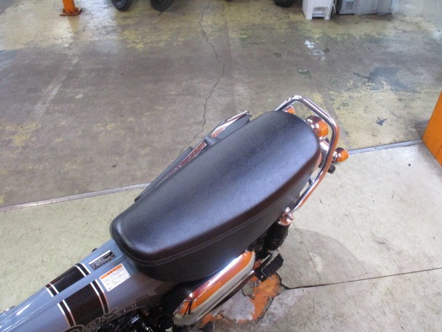 シートもこの通り破れもなければへたりもありません！来店が難しい場合にはお電話にて通販も可能ですよ！