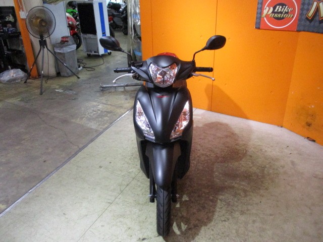 フロントから見てもこの通り状態グッド！！当社は価格は安くても車両の質は高いので常時即売れ必須！