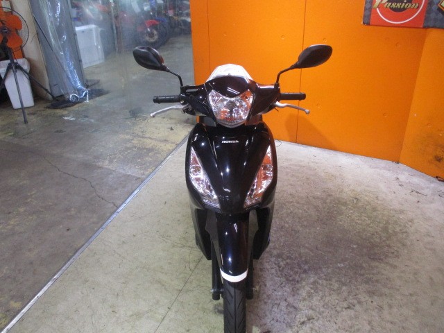 フロントから見てもこの通り状態グッド！！ビギナーでも安心の純正フルノーマル車両！通販も大歓迎の一台！