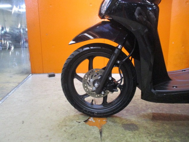 ホイールもこの通り状態グッド！フォークのアウターまでもが綺麗な一台がこの価格は正に他店追従不可能価格