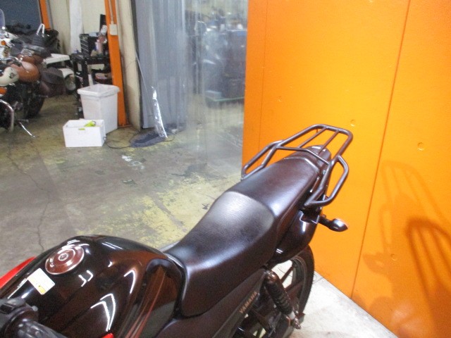 シートもこの通り破れもなくへたりもありません！希少なシーシーバー付き社外キャリアも装備済み！