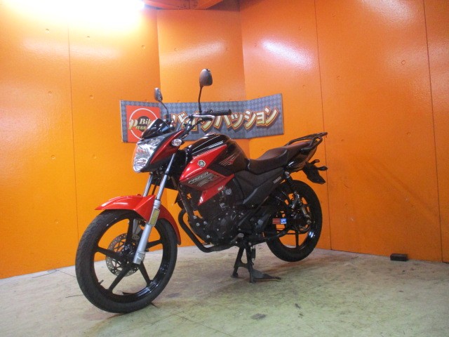 こちらの車両は納車点検を行わないので保証はありませんが支払総額がとってもリーズナブル！勝負価格の一台