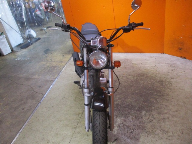 フロントから見てもこの通り状態グッド！！購入時はＬＥＤ取付工賃無料！！是非ともこの機会に！！