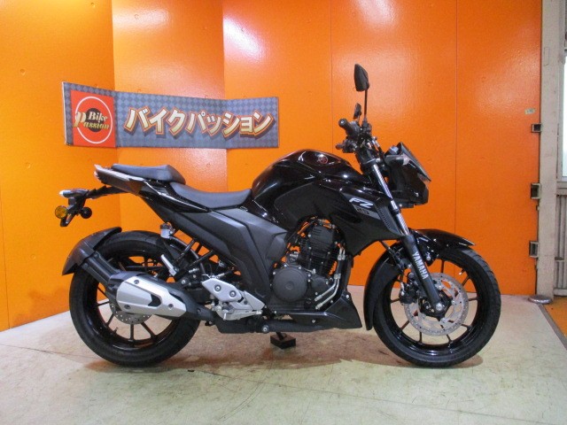 横から見てもこの通り状態グッド！！カラーも人気の高いブラック！！当社は購入から納車までも即対応！！