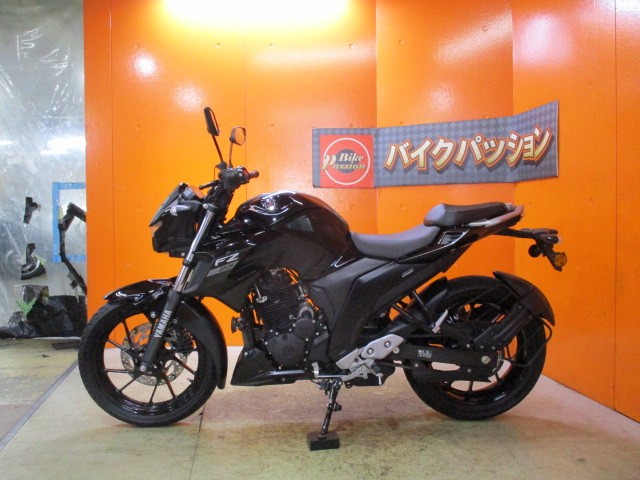 反対側もこの通り状態グッド！！外装もエンジンもホイールも綺麗な一台がこの価格はお安い！！