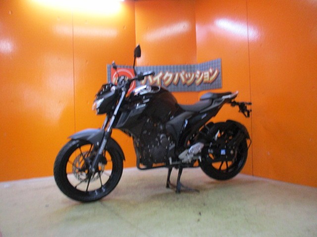 こちらの車両は納車点検を行わないので保証はありませんが支払総額がとってもリーズナブル！！