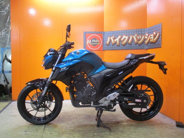 反対側もこの通り状態グッド！こちらのＦＺ２５は勿論中古で店頭に在庫があるので、購入から納車まで即対応