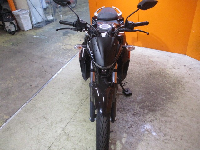 フロントから見てもこの通り状態グッド！！現行モデルはこの斬新なフェイスがかっこいい！勿論ＬＥＤ！！