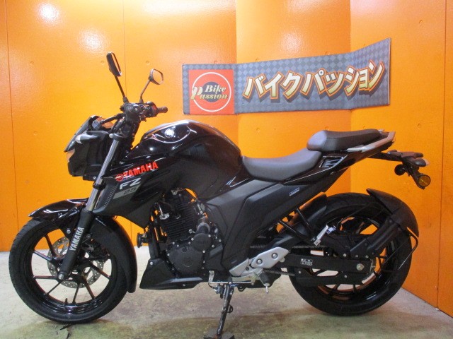 反対側もこの通り状態グッド！！現行モデルの中古車両はまだまだ数がないので悩むのは本当に危険な一台！！