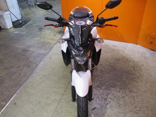 フロントから見てもこの通り状態グッド！！カラーもお洒落なホワイト！！勿論通販も大歓迎の一台！！