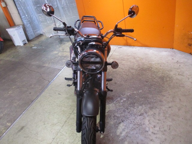 フロントから見てもこの通り状態グッド！レトロなスタイリングにＡＢＳトラコンＬＥＤ装備の凄い一台！