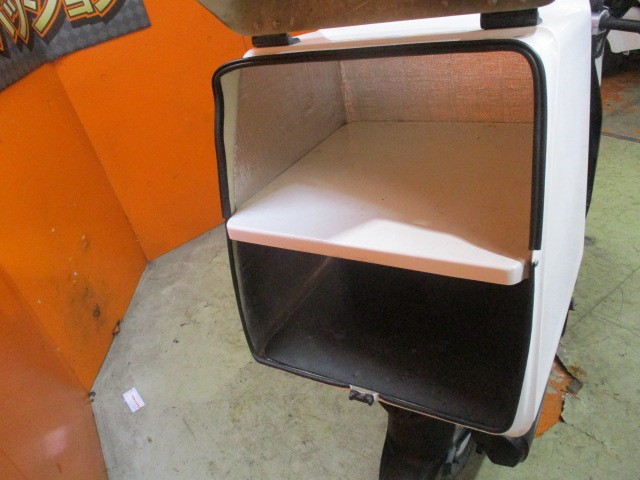 大型のデリバリーＢＯＸ装備ですから、配達業務は勿論！荷物の移動手段としても使える便利な一台！