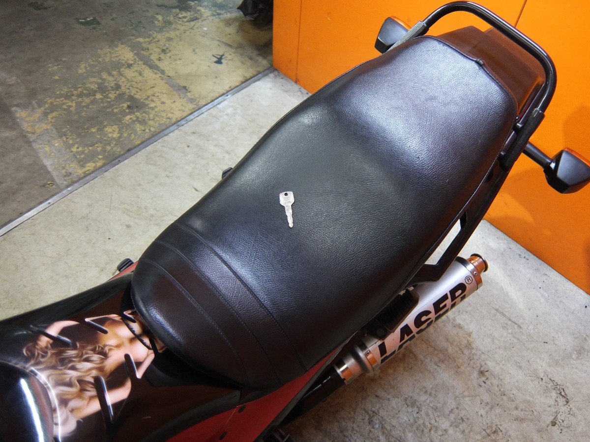 シートはこの通りヘタリや破れは無しできれいです！