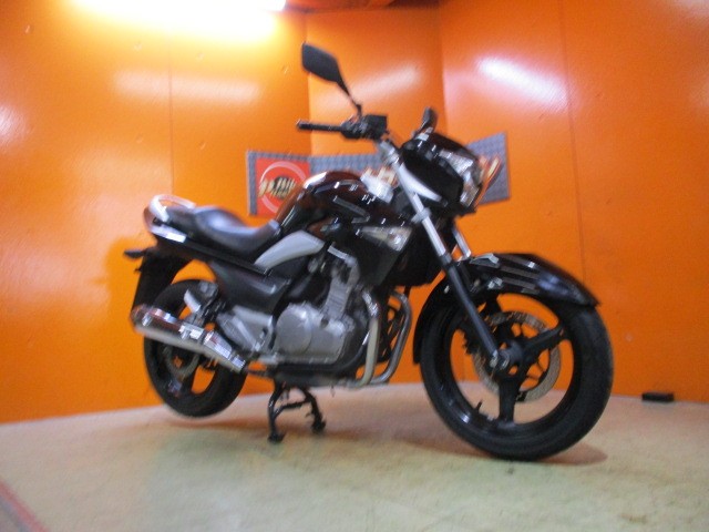 低走行の綺麗なブラックのＧＳＲ２５０が入荷！！真剣に購入を希望の方は０９０４４１８５３３２小西まで！