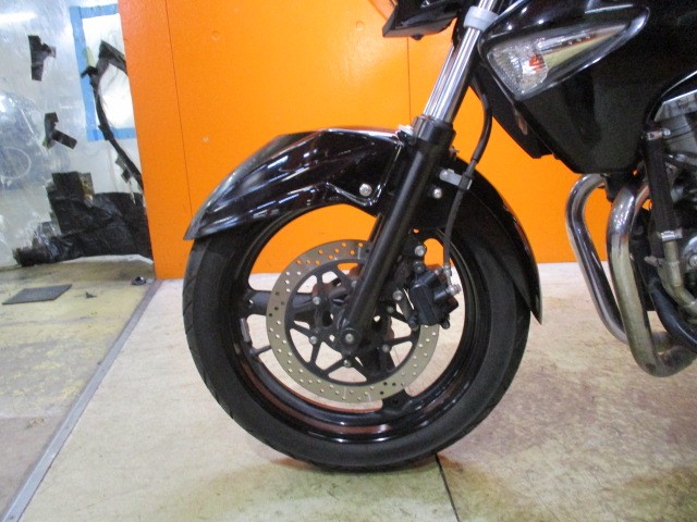 ホイールもこの通り状態グッド！！フォークアウターまでもが綺麗な一台！！通販も大歓迎の一台！！